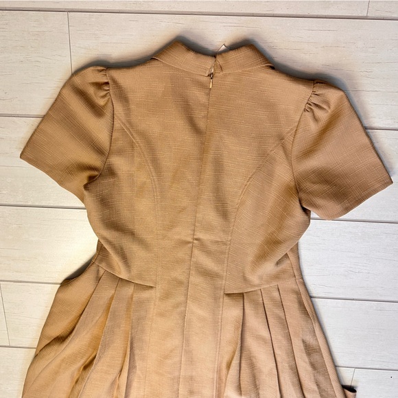 Elegant Tan Double-Breasted Dress - Picture 5 of 8